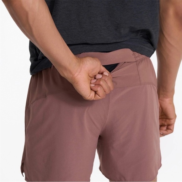 Vuori Men’s Course Run Shorts in Terracotta Dusty Red Drawstring - Picture 3 of 14